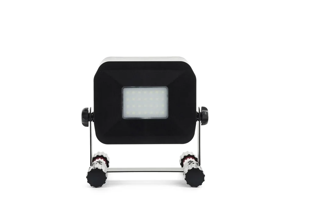 LED Akku-Fluter mit 750 Lumen und Ladefunktion für Smartphones
