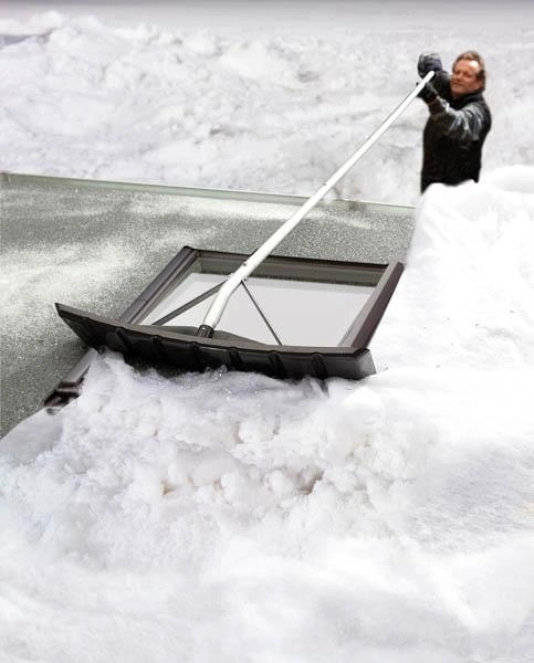 Schneeschieber, Schneeschaufeln image