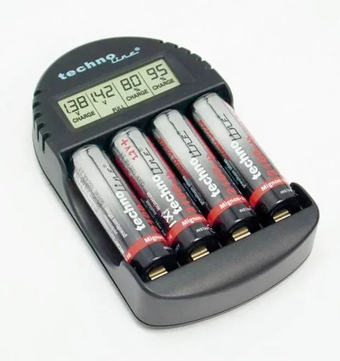 "BC250 Tischladegrät mit 4 AA NiMH Akkus und LC-Display image"