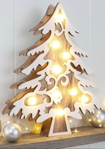 "Holztanne mit 9 wamweißen LEDs image"