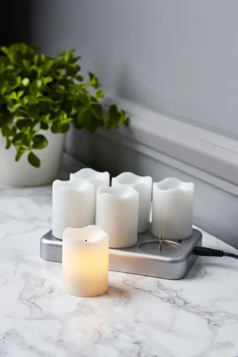 "LED Kerzen Set - 6 Stück mit Ladestation image"