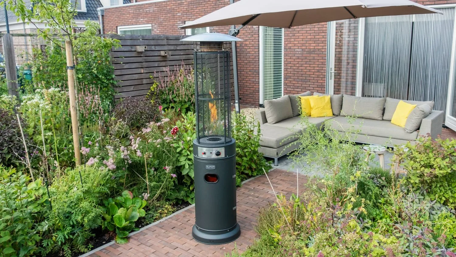"Gasheizstrahler, Terrassenstrahler gas, Heizpilz gas - Modell Flameheater Round 11000, Metall, Schwarz - 11 kW Heizleistung, stufenlos regulierbar, mit Schutzgitter & Kippschutz image"