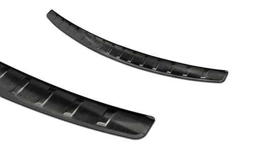"Edelstahl Ladekantenschutz, Mercedes C Klasse W205 Limousine, 2014-2018, FL 2018> - graphite/black Line. image"