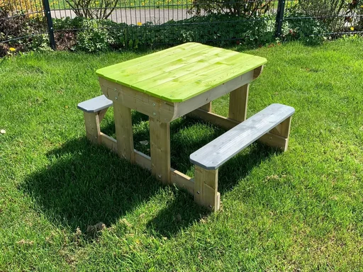 "Holz Sand- und Wassertisch inkl. Bänken image"