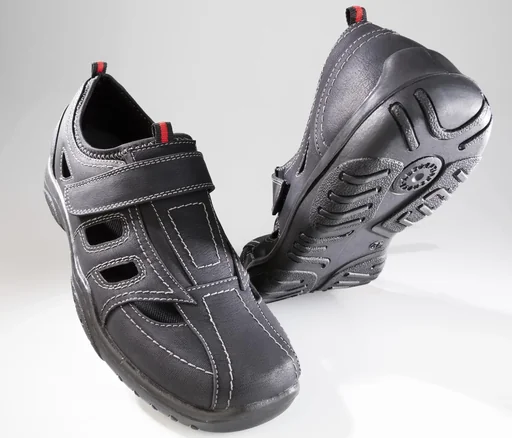 "Slipper mit Klimazonen und Klettverschluss, Farbe schwarz, Gr.46 image"