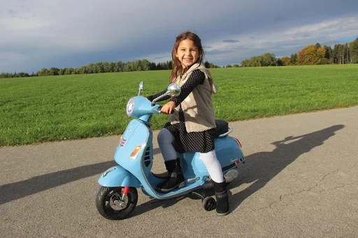 "Ride-on Vespa für Kinder, 12 Volt, Blau image"