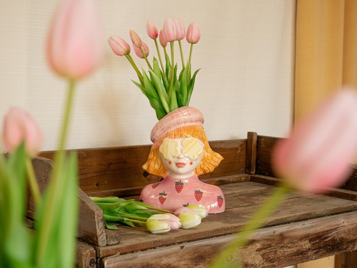 "Vaas Meisje aardbei - Roze Aardewerk pot - 24 cm hoog image"