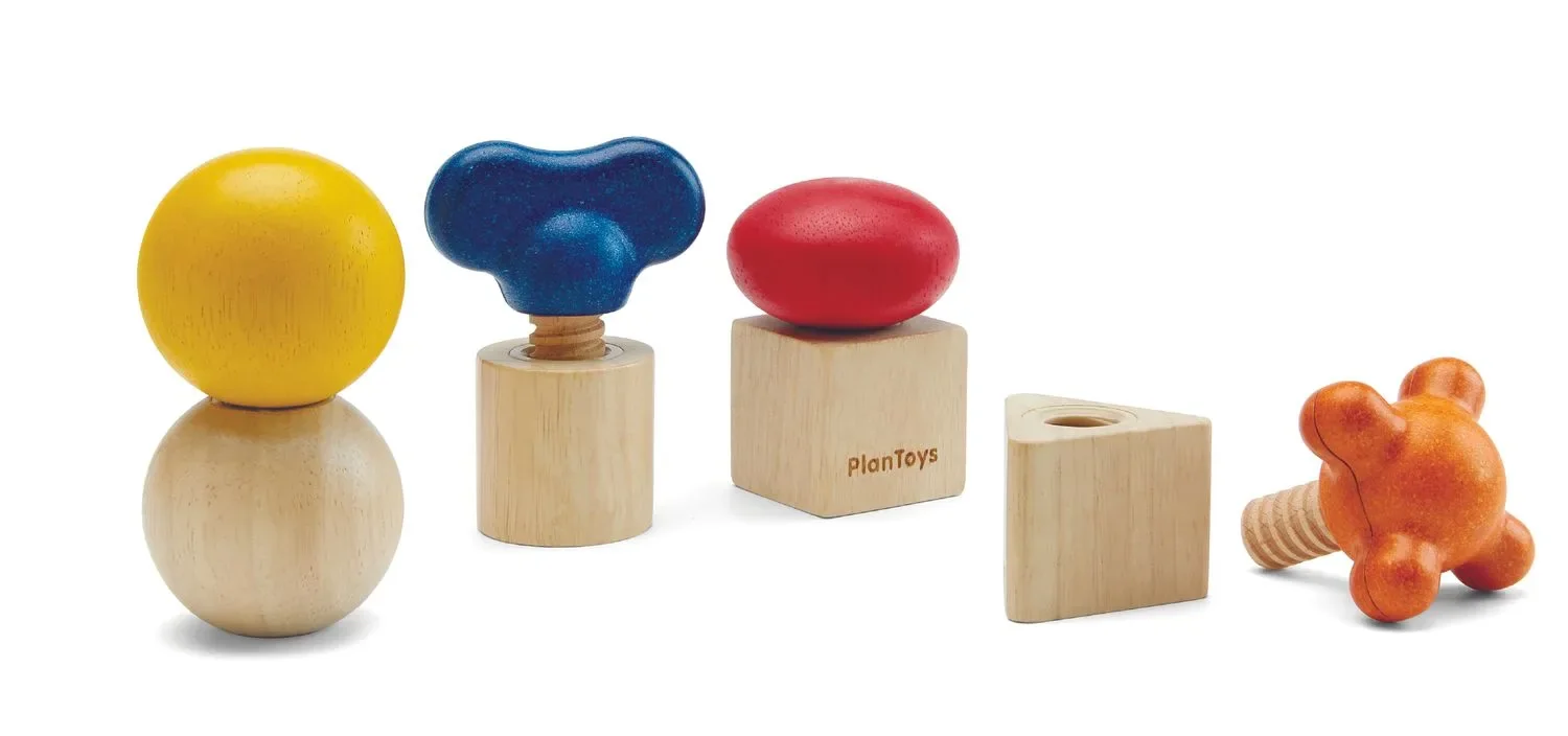 "Plan Toys - Motorikspielzeug - Schrauben und Muttern, Gummibaumholz image"
