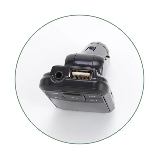 "Bluetooth FM Transmitter mit Freisprechfunktion + USB Kfz Ladegerät mit Nothammer image"