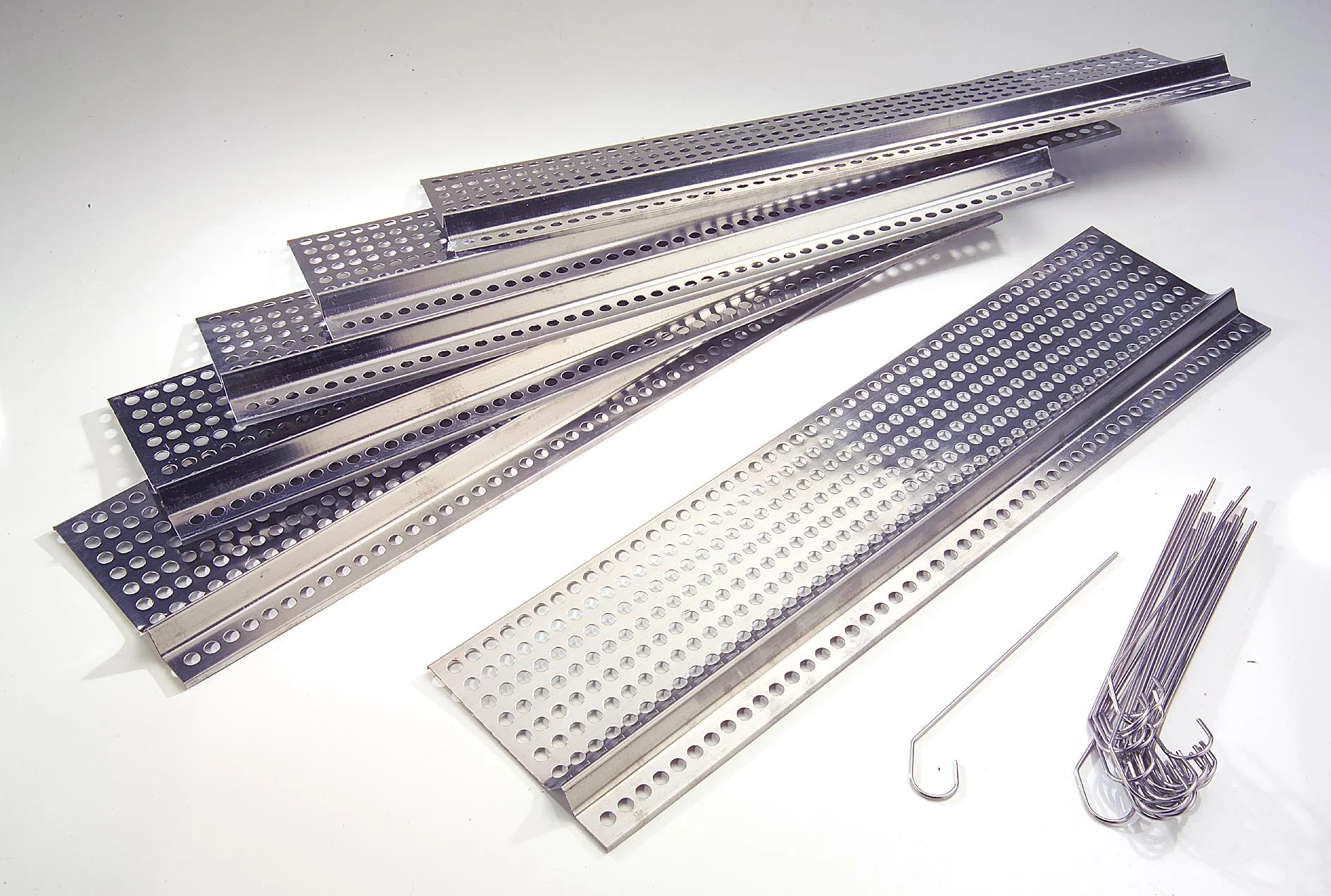 Edelstahl Dachrinnenschutz 6 Platten je 50 cm Länge/ 10 cm Tiefe