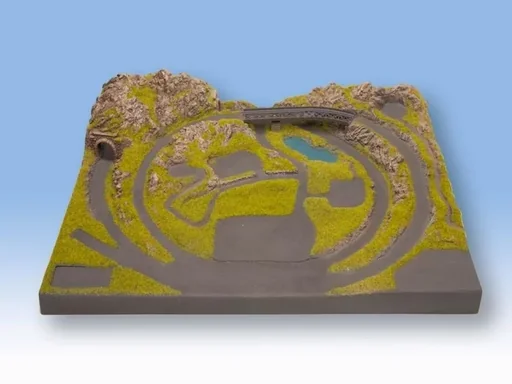 "Fertiggelände Serfaus - 53,5 x 40,5 cm, ca. 12 cm hoch, aus Struktur-Hartschaum, Spur Z, inklusvie Gleisplan image"