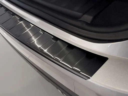 "Ladekantenschutz Edelstahl für Jaguar F-Pace - graphite / black, Baujahr 2016> image"