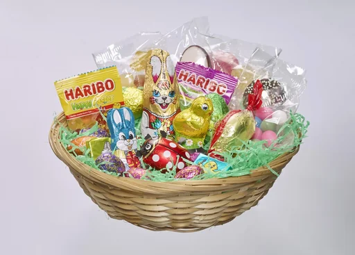 "Osterkorb mit gemischen Süßwaren, 40 Teile image"