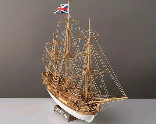 "Baukasten HMS Bounty 1:130 image"