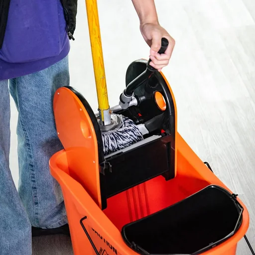 "Putzwagen mit Auswringvorrichtung image"