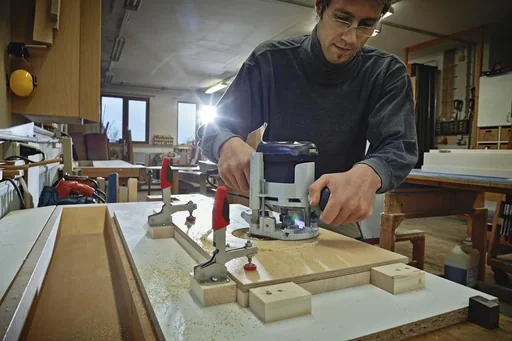 "Senkrechtspanner mit waagrechter Grundplatte STC-VH /40 image"